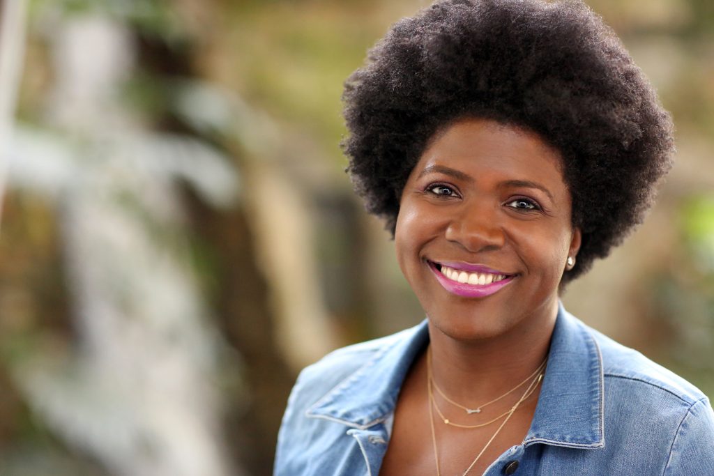 Eboné Smiley, a Tri-Cities journalism fellow, is rediscovering her neighborhood and helping spread the word of local arts initiatives.