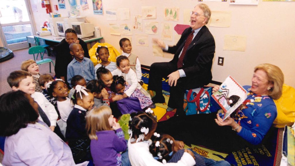 Governor Roy Barnes, supporter of the Georgia Early Learning Initiative (GELI), and his wife Marie Dobbs Barnes read to a classroom of students.