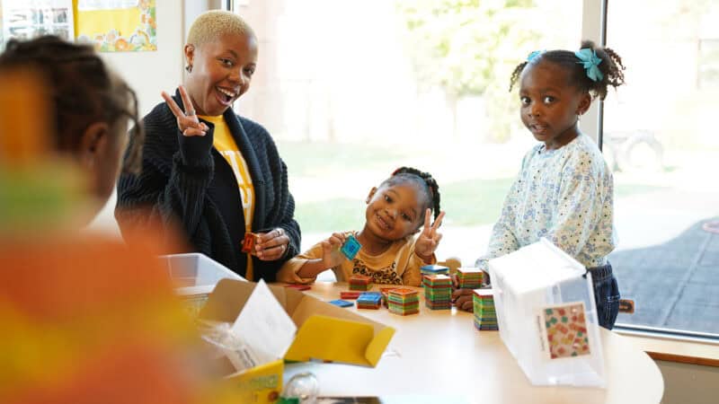 Young professional leadership donor volunteers her time with United Way early education program